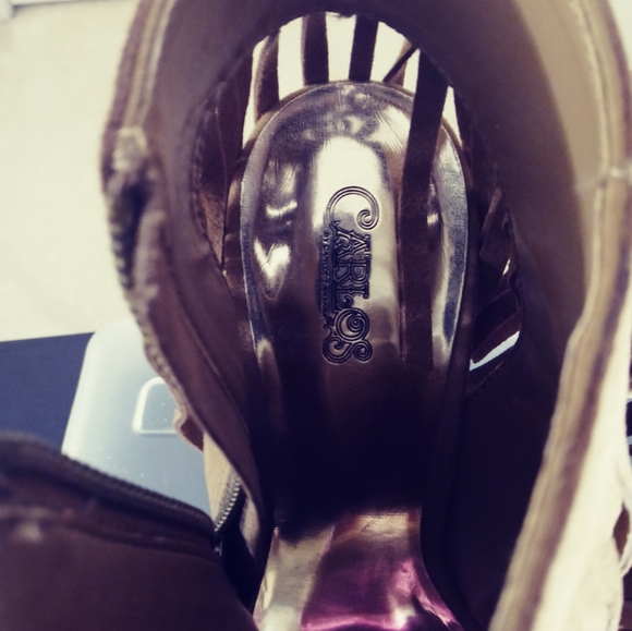 Carlos Santa Women's Tan / Cream Ankle Booties - Picture 5 of 11